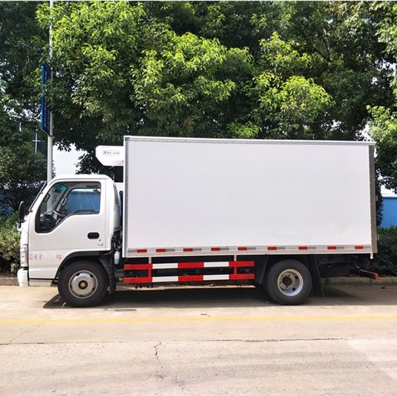Giappone 4*2 ISUZU Camion per la scatola frigorifera Sistema PTO Camion congelatore da 5 tonnellate
