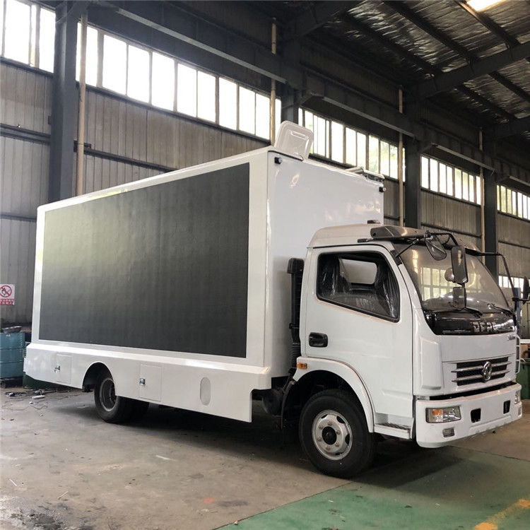 Il camion mobile di Dongfeng ha condotto il veicolo mobile di pubblicità dell'esposizione 4x2 LED impermeabile per all'aperto
