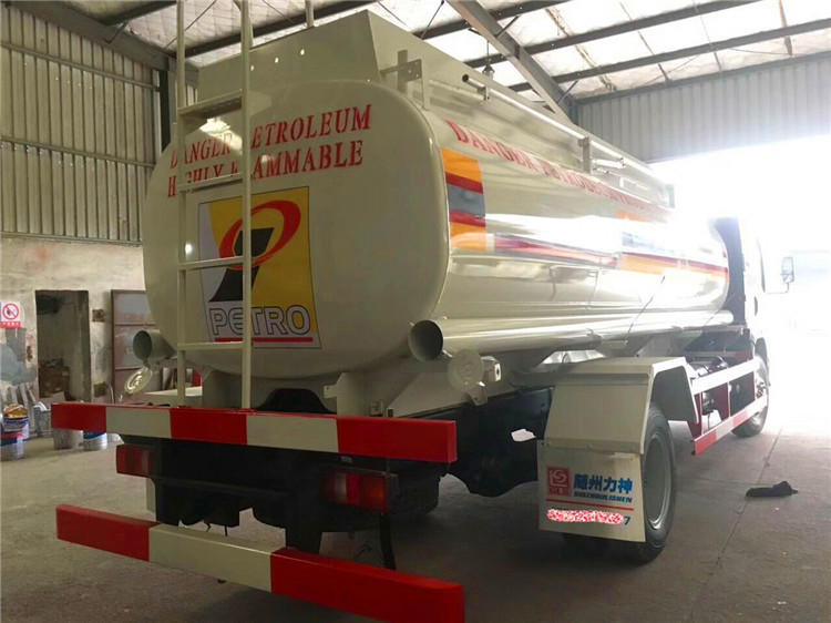 camion di rifornimento di carburante dell'aeroporto 10m3 autocisterna mobile 10000L dell'olio di 90 km/ora con l'erogatore del combustibile