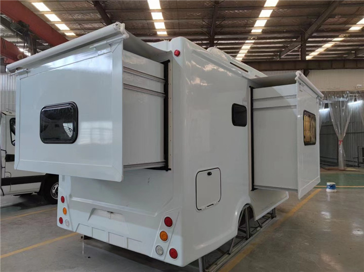 La scatola bianca su misura di Shell Body Luxury Decoration Assembling rv del campeggiatore ha montato