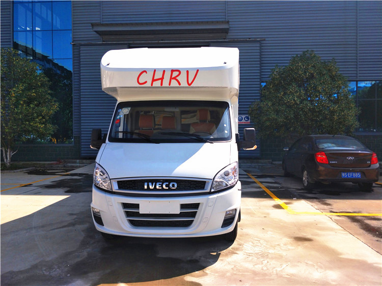 Il caravan Van Foton, camper all'aperto della trasmissione automatica rv della vetroresina ha decorato