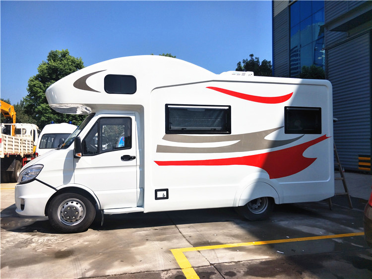Il caravan Van Foton, camper all'aperto della trasmissione automatica rv della vetroresina ha decorato