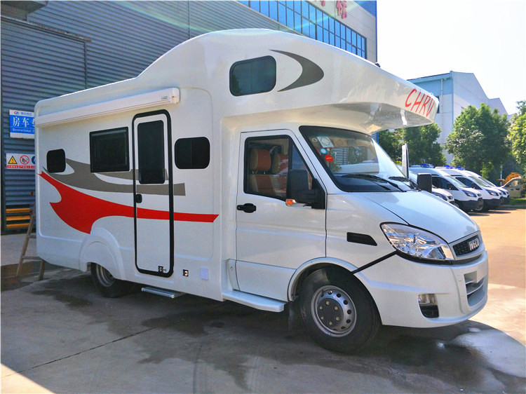 Il caravan Van Foton, camper all'aperto della trasmissione automatica rv della vetroresina ha decorato
