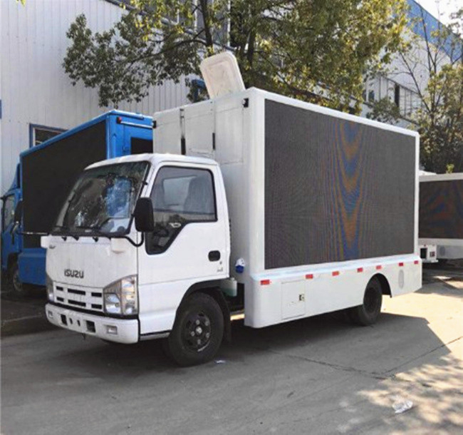 Video camion mobile di pubblicità all'aperto 3840*1728mm P4 del tabellone per le affissioni con l'idraulico di sollevamento