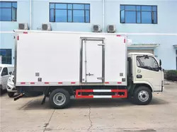 Camion Dongfeng del contenitore di frigorifero del congelatore 4*2 5 tonnellate grado -5 - -15
