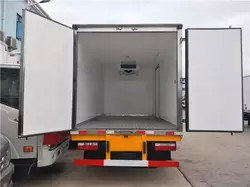 Camion Dongfeng del contenitore di frigorifero del congelatore 4*2 5 tonnellate grado -5 - -15