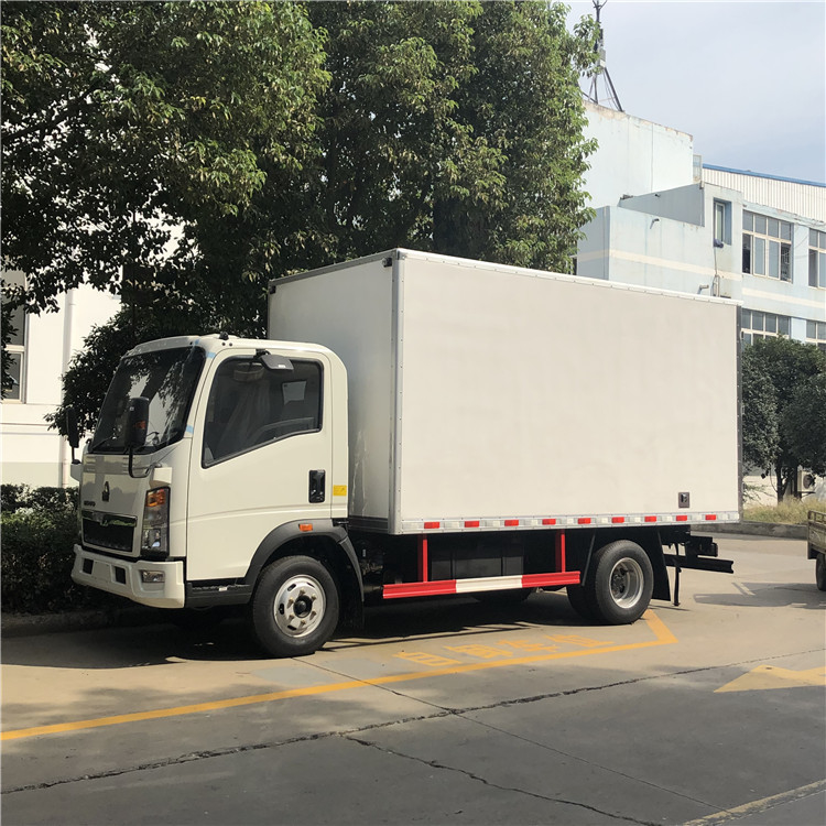 camion di bassa potenza 4x2 5 Ton Diesel Fuel Type del contenitore di furgoni del carico 95km/H