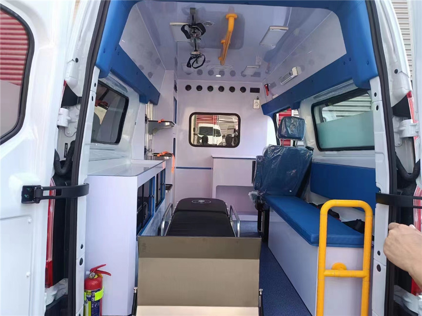 6 posti Diesel Medium Duty Ambulance Monitoraggio di emergenza Ford V362 Transit Van Ambulance