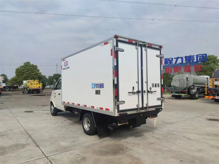 6 camion del congelatore di Foton Mini Refrigerator Truck 110km/H della ruota piccolo nel Dubai