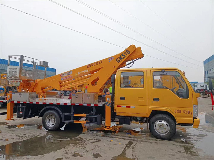 Isuzu 18m Piattaforma di lavoro aereo idraulica Camion uomo telescopio elevatore 360° Girare
