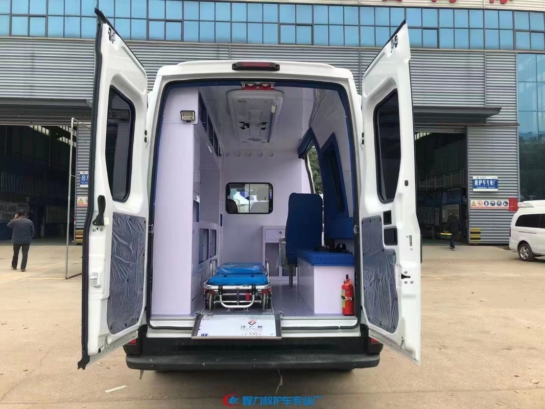 IVECO Ambulanza ospedaliera automatica/manuale con peso netto di circa X 2970 kg Ambulanza tipo 3 in vendita