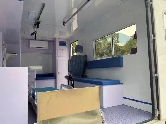 130 km/h Ospedale Veicolo di terapia intensiva IVECO Ambulanza di trasporto per servizi medici di emergenza