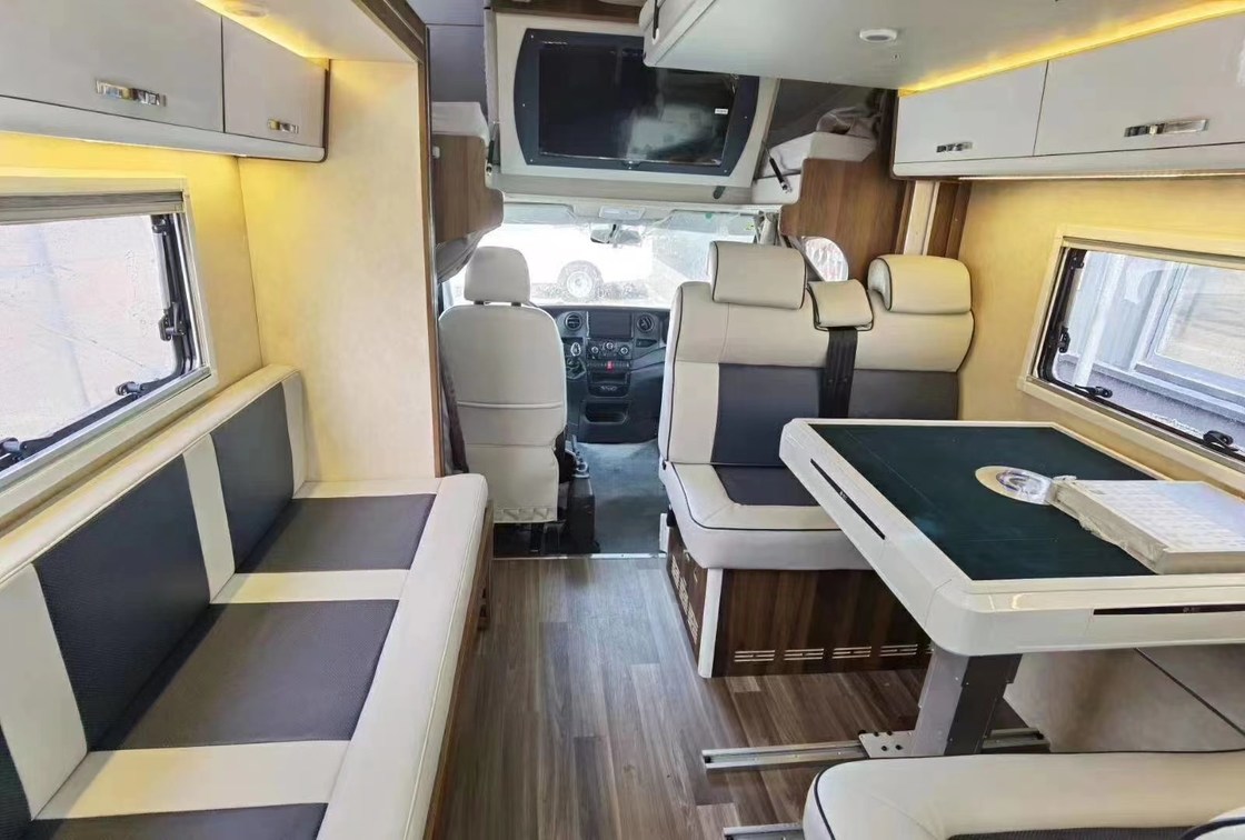 Luxury Travel Trailer Con Motore 170 CV IVECO Camper Caravan OE NO OEM Servizio personalizzato