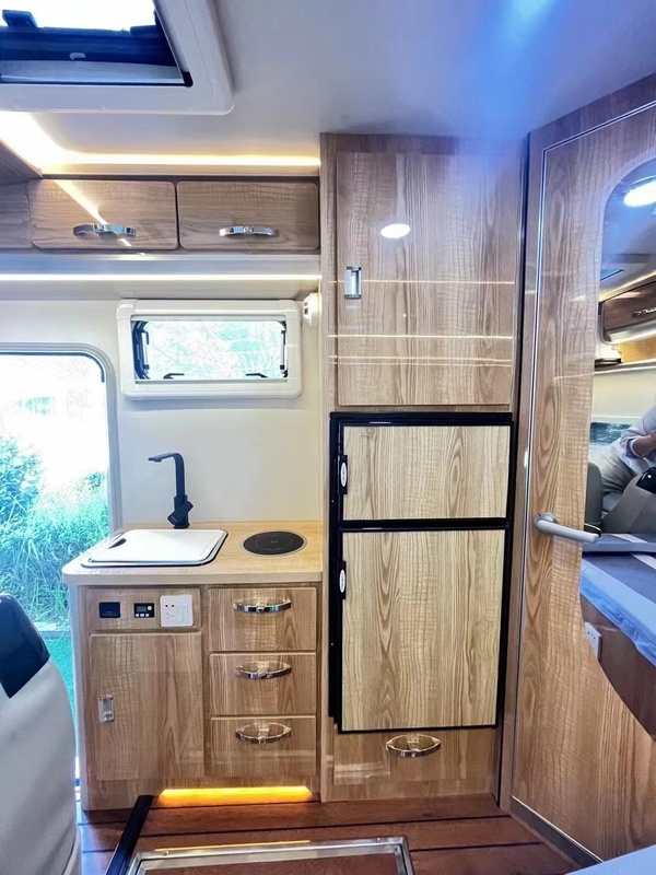 6 persone personalizzate ISUZU Camper RV Caravan Van Mobile Touring Car Euro VI