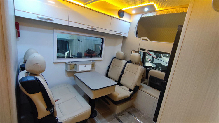 Custom YUEJIN 4x2 Luxury RV Vacation Car / Motor Caravan Vendita in Arabia Saudita