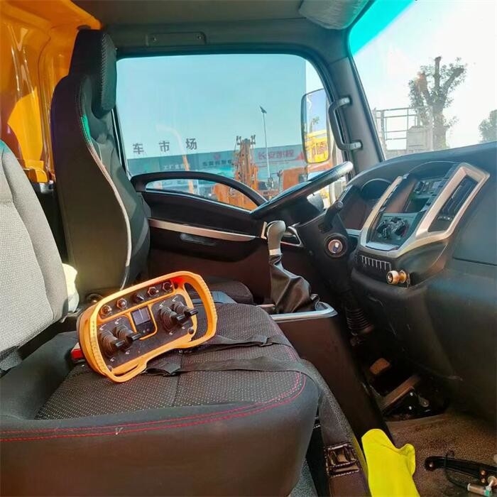 90 km/h velocità massima di piattaforma di lavoro aerea