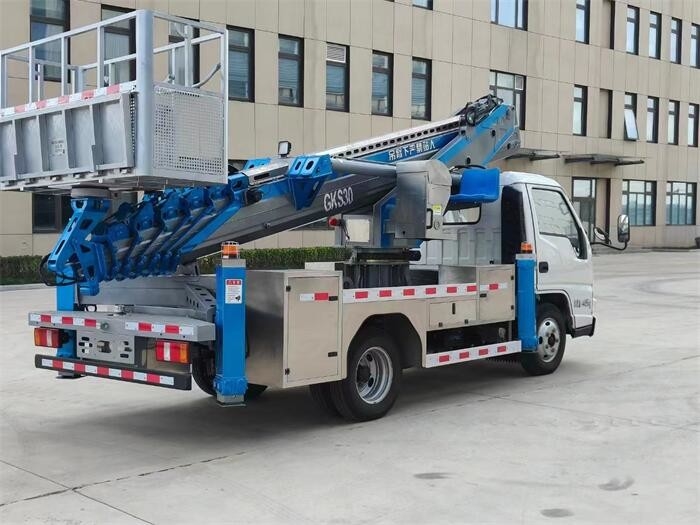 QuanChai/Q23-132E60 Camion di piattaforma di lavoro aerea con telaio JMC 1540/1540 mm sospensione