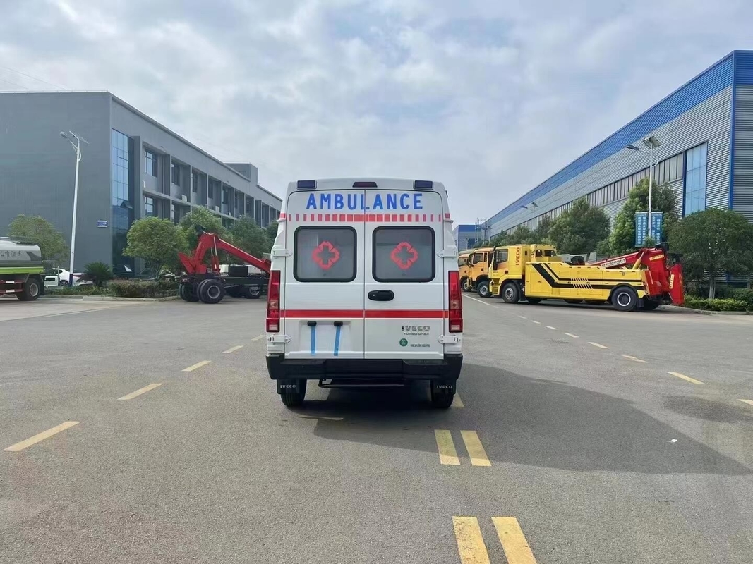 Ambulanze LHD/RHD 4x2/4x4 Tipo di azionamento Nave di trasporto di grandi dimensioni Ambulanza in vendita
