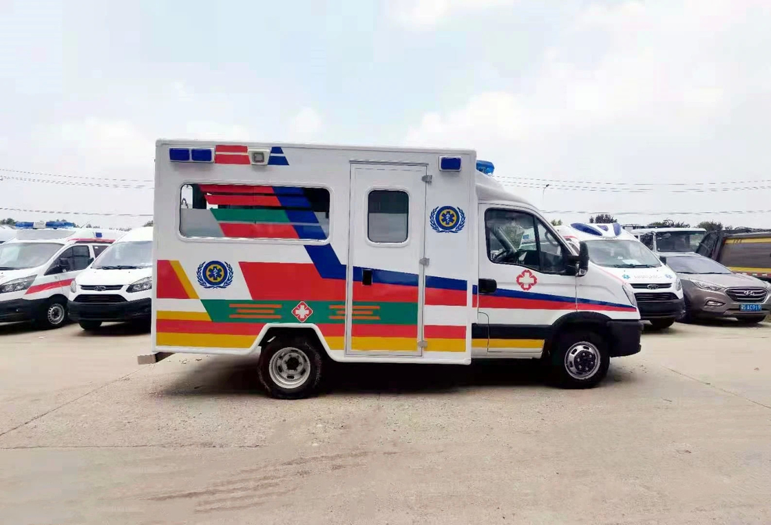 Ambulanza d'emergenza con standard di emissioni Euro 5 Peso 2970 kg Veicolo di soccorso medico