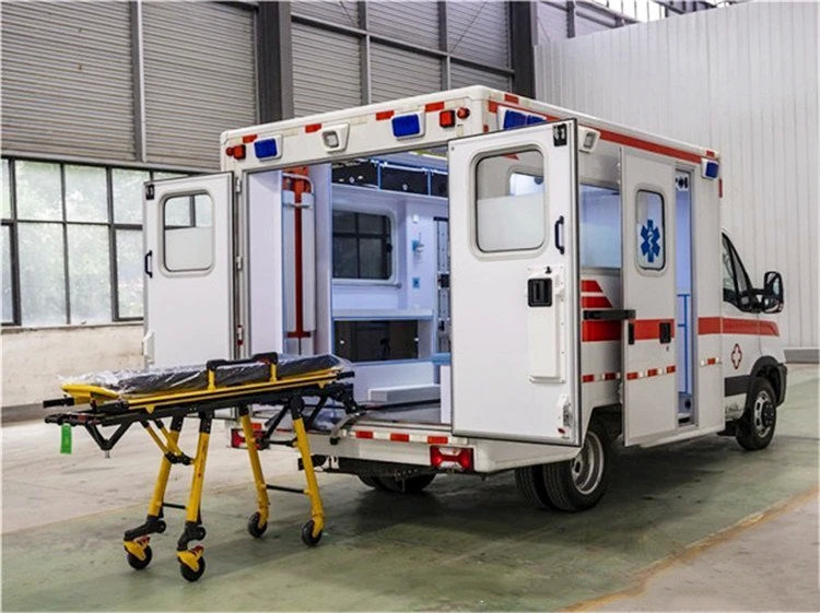 Ambulanza d'emergenza con standard di emissioni Euro 5 Peso 2970 kg Veicolo di soccorso medico