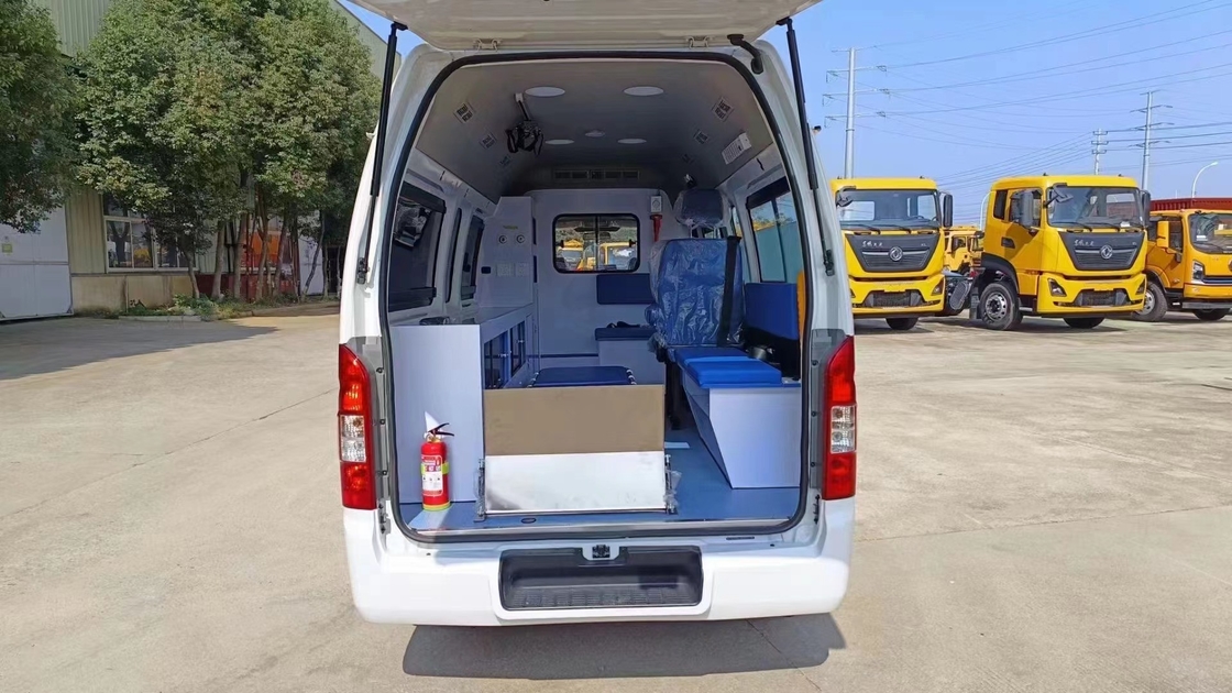 Tipo di trasmissione manuale 2024 Ford Ambulance di emergenza