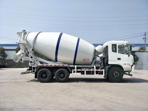 Camion di cemento da 10 m3 con guida a sinistra e pneumatico a filo di acciaio 12.00R20