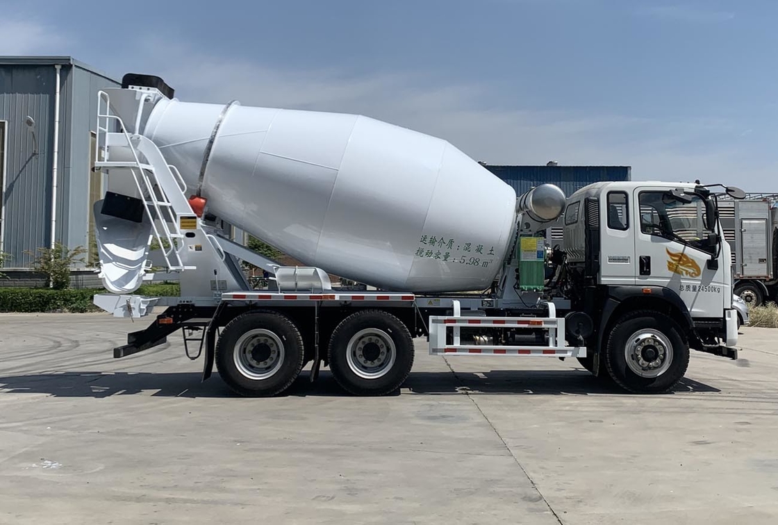Camion per calcestruzzo Euro 3 ad alte prestazioni con cilindrata di 9726 ml per operazioni fluide