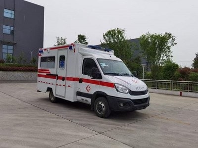 3300 Peso lordo del veicolo 4x4 Ambulanza di emergenza con trasmissione manuale