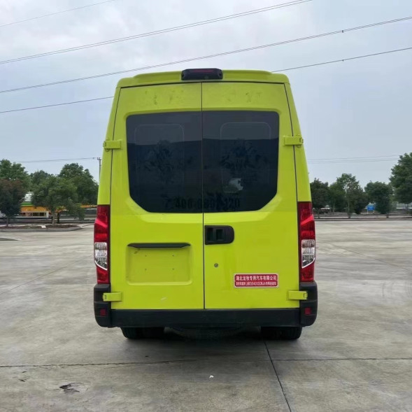 4*2 Iveco Ambulanze Euro 6 classico Veicolo di soccorso di emergenza con velocità massima 145 km/h
