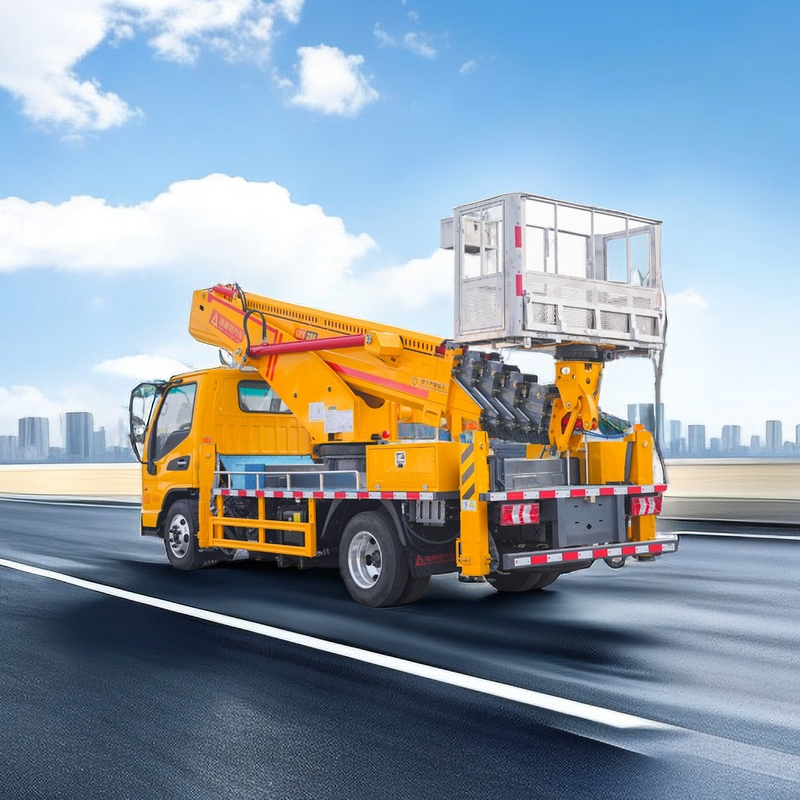 Isuzu 85KW Aerial Working Truck Bucket Trucks 200kg Carico 5 velocità manuale Esagonale Jib Strobe Light