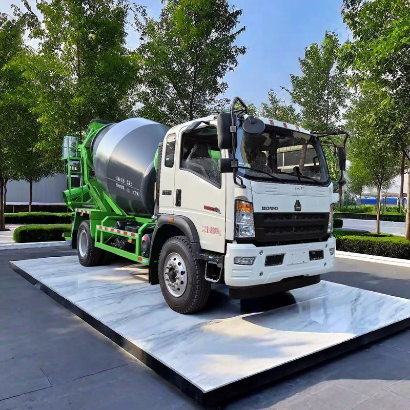 Mini Sinotruk HOWO 4*2 camion di calcestruzzo 8 10 12 14 16 18 20 Cbms Mixer Truck