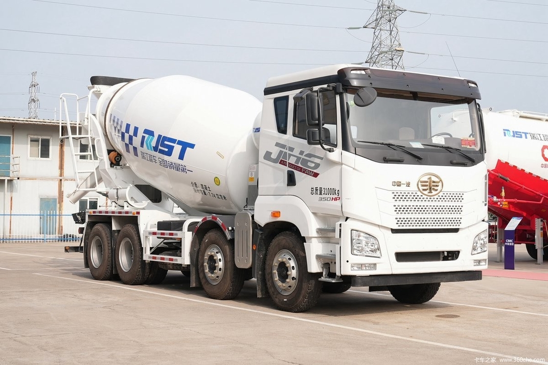 Euro 5 12 ruote di cemento miscelatore camion di cemento diesel 12m3 di cemento cemento camion con pompa in vendita