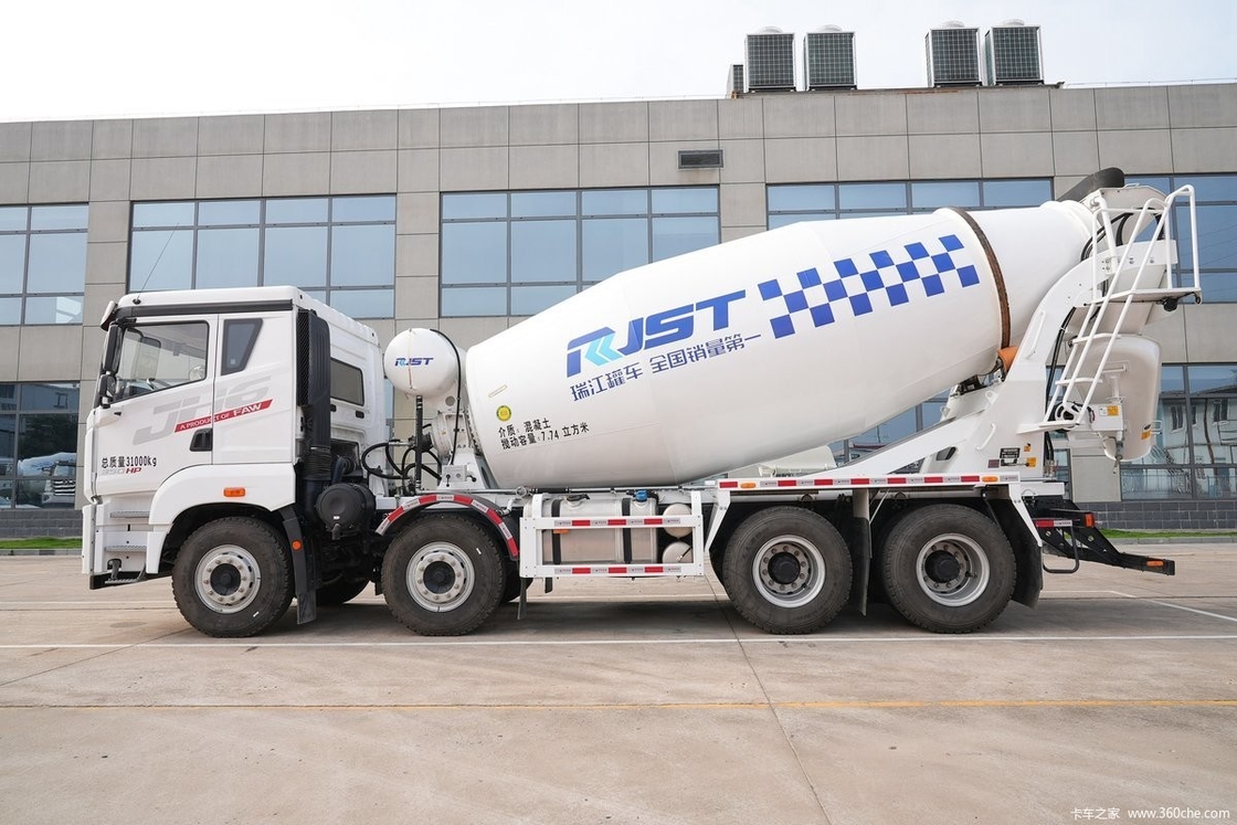 Euro 5 12 ruote di cemento miscelatore camion di cemento diesel 12m3 di cemento cemento camion con pompa in vendita