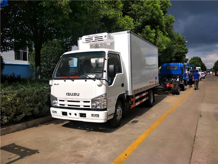 Giappone 4*2 ISUZU Camion per la scatola frigorifera Sistema PTO Camion congelatore da 5 tonnellate