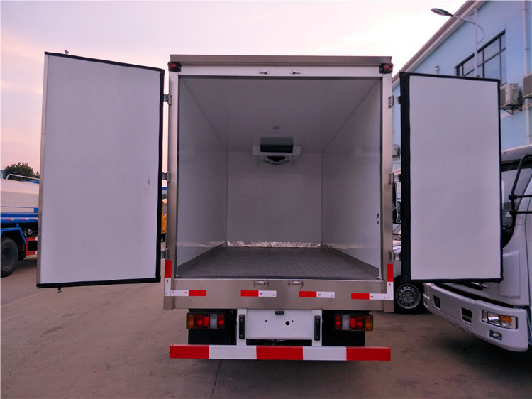 Giappone 4*2 ISUZU Camion per la scatola frigorifera Sistema PTO Camion congelatore da 5 tonnellate