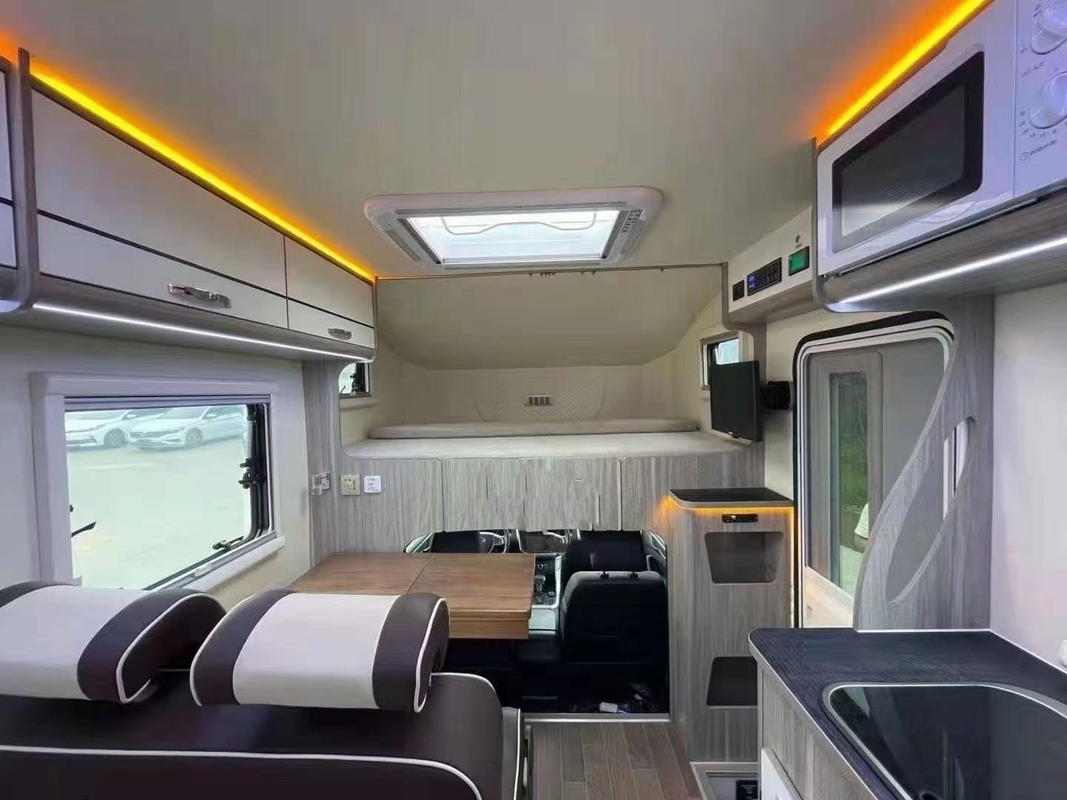 Caravan all'aperto di Van Automatic Transmission 4*2 Motorhome rv del campeggiatore di Yuejin Foton