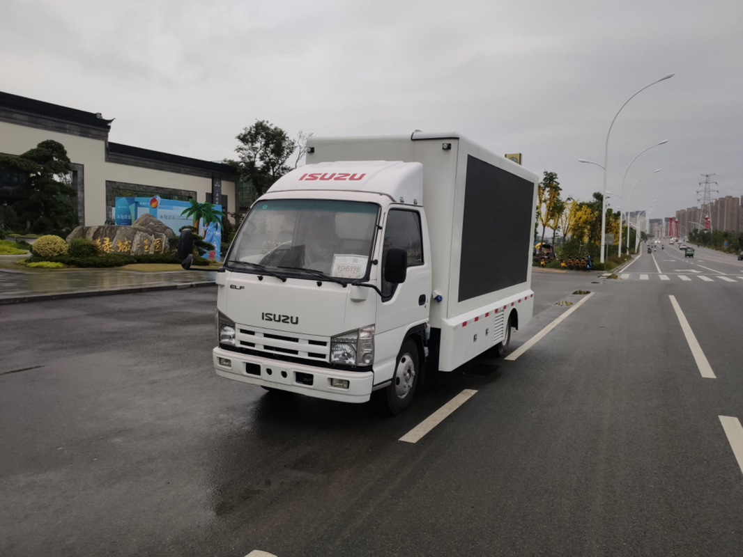 Isuzu P5 P6 P4 Truck montato LED Display 3840*1728mm Mobile LED Screen Trailer 102HP