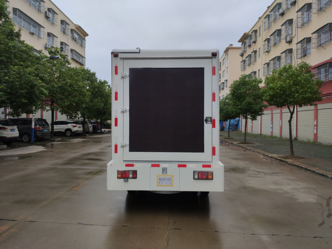 Isuzu P5 P6 P4 Truck montato LED Display 3840*1728mm Mobile LED Screen Trailer 102HP