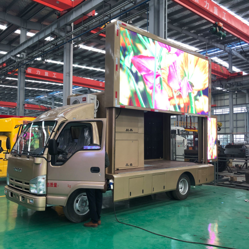 Isuzu 4×2 P6 Digital LED Billboard Truck 192*192mm 3 lati Alta luminosità
