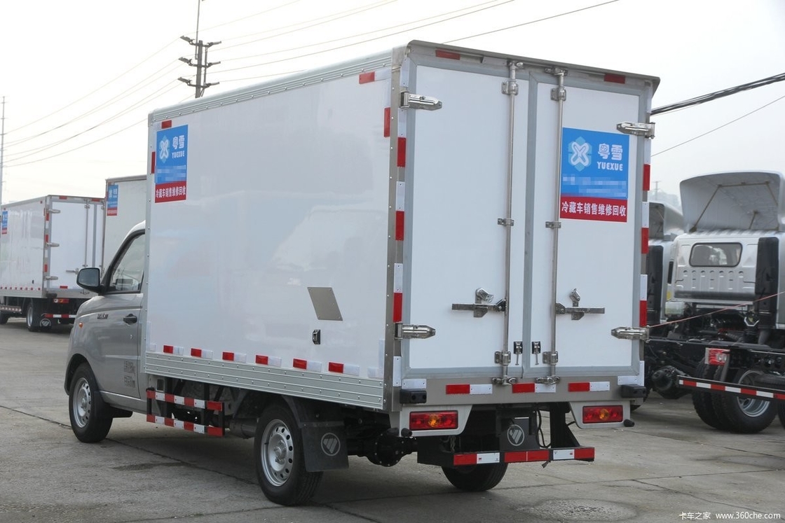 2 tonnellate del camion refrigerato di Foton della benzina di tipo congelatore refrigerato Van del combustibile
