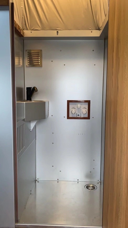 Piccole camere da letto bianche del caravan 1500kg 2 del campeggiatore di Off Road per la visita all'aperto della famiglia