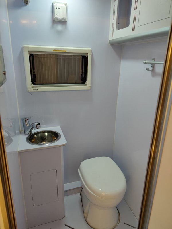 Casa all'aperto di Van Decorated Shell 220V del caravan del contenitore rv di vetroresina