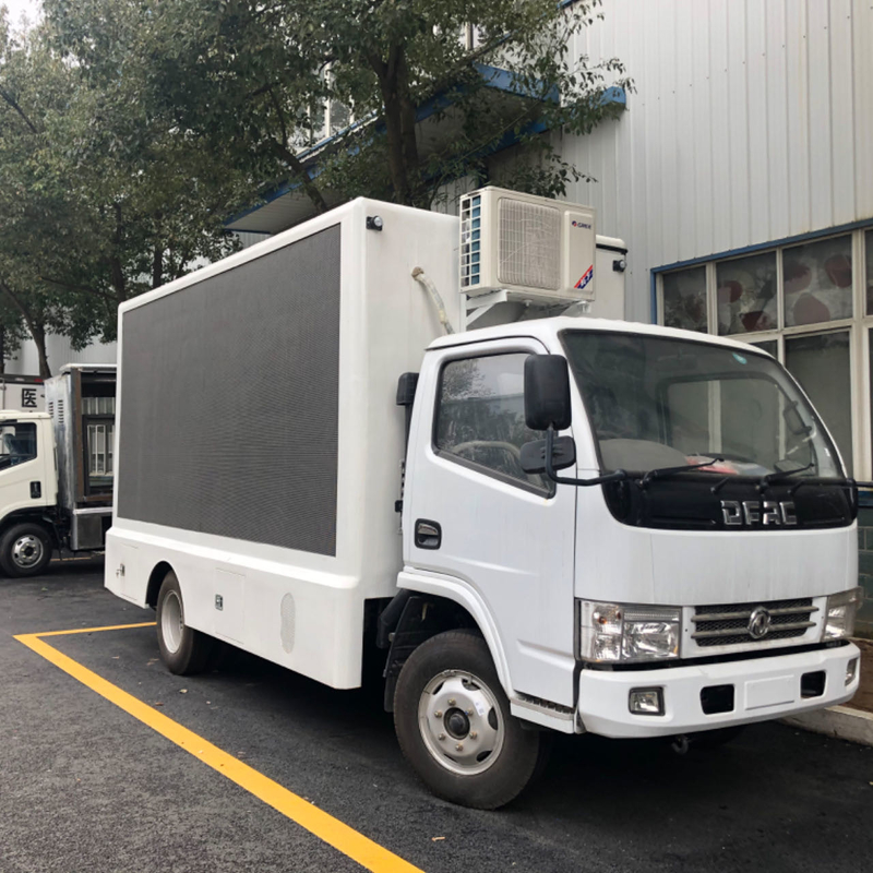 Dongfeng 4x2 led mobile truck con vetro coperto da scatola di luce e schermo LED esterno per la pubblicità