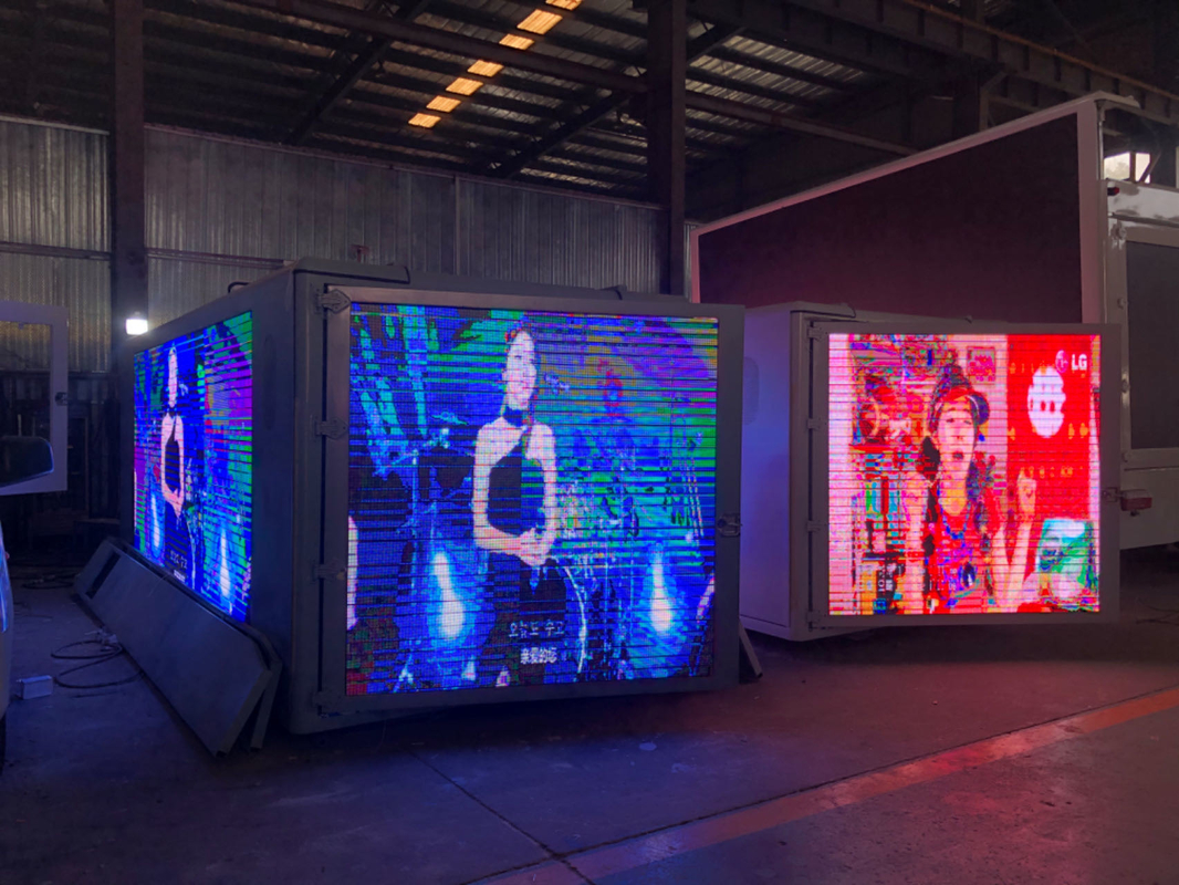 Scatola di schermo a LED digitale P4 personalizzata per camion montato pixel pitch 6 mm