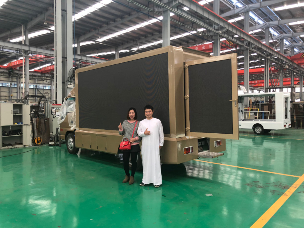 Telecamera a LED Auto e audio Pubblicità esterna Roadshow Stage Truck Diesel Manuale