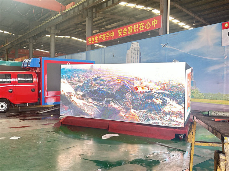 Outdoor Waterproof Mobile Truck Trailer Van schermo a led P4 Led Video pannello murale per la pubblicità musicale Festival display
