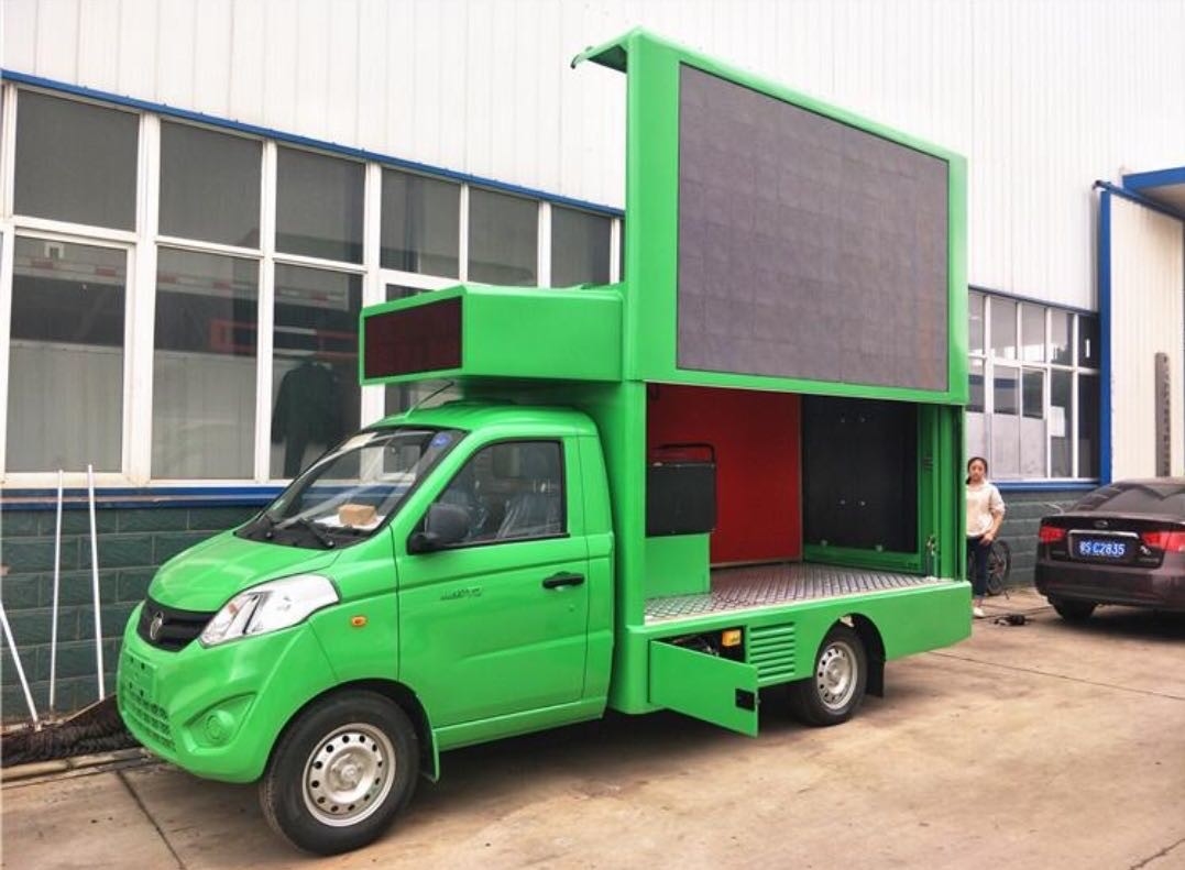 Carrello per media digitali per pubblicità mobile a LED a colori P4 per esterni Euro 5